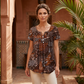 🔥 OFFERTA LIMITATA – 60% DI SCONTO!👚🌞Top casual da donna con scollo a V – Tessuto morbido, vestibilità che valorizza la figura e traspirante – Perfetto per le giornate estive e per uno stile disinvolto ✨